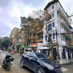 Bán gấp căn nhà lô góc mặt phố hoàng quốc việt, 83m2 giá 32 tỷ, 385tr/m2, mặt tiền 6m, gara ô tô.
