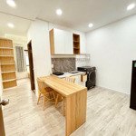 Căn hộ full nội thất tách bếp máy giặt riêng cửa sổ trời rộng 40m2 ngay lê văn duyệt giáp q1