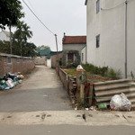 Bán đất lô góc 2 mặt tiền ở thôn 5 xã phú cát, gần nhà máy in tiền, dt : 70m2, pháp lý đầy đủ