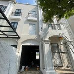 Bán biệt thự song lập khu compound vinhomes grand park giá 26,6tỷ.