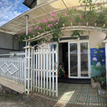 Nhà nguyên căn 3 phòng ngủ gần nhà thờ bạch đằng, 8 triệu/th, đường rộng, bằng phẳng dễ đi.
