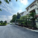 Bán biệt thự khu đô thị đặng xá-gia lâm, 225m2,4 tầng 2 mặt tiền view vườn hoa