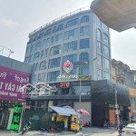 Cho thuê mbkd lô góc 2 mặt tiền cầu giấy, 350m x 1 tầng, mặt tiền 35m