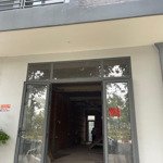 Bán nhà phố đường nam kỳ khởi nghĩa, tp mới bình dương,diện tích5x20 giá bán 4,95 tỷ