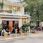 Cho thuê nhà mp tô hiệu - cầu giấy 300m2 x 3 tầng,mặt tiền10m, vỉa hè rộng, điểm đẹp. liên hệ: 0349 388 036