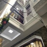 Cần bán gấp căn nhà tại phường quan hoa cầu giấy, gần mặt phố, nhà đẹp ở luôn