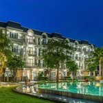 Bán gấp: nhà phố góc, cạnh công viên, gần cổng, ngang 8m - nhà sẵn, sổ sẵn, khu compound an ninh