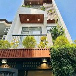 3 tỷ hơn bán nhanh. nhà 55m2 đường 3/2, q10 gần bv bình dân. xây 1 trệt 2 lầu, sân thượng