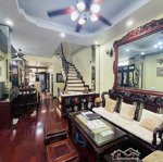 Bán Nhà Phân Lô Trần Quốc Hoàn 55M2 5 Tầng Lô Góc 3 Thoáng Ngõ Thông Ô Tô Vào Nhà Giá Bán 19.5 Tỷ