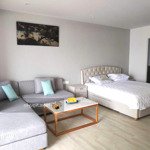 Bán căn hộ gold coastdiện tích51,5m2 view biển và hồ bơi, đầy đủ nội thất, giá bán 3tỷ 750 triệu. liên hệ: 0935.165.889