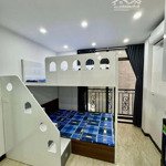 Bán gấp tòa chdv thái hà 28 phòng, dt 130tr/th, lô góc 2 thoáng, ba gác đỗ cửa, gần ô tô, 100m2