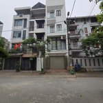 Nhà cc 4.5 tầng .khu phân lô tái định cư lai xá, hoài đức.