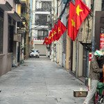 Bán Nhà Nguyễn Khang - Trung Tâm Cầu Giấy - Phân Lô - Ngõ Ô Tô Đỗ Cửa/Thông Các Ngả - Kinh Doanh D