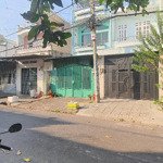 Mặt tiền kinh doanh tây thạnh. đường 13m có vỉa hè. dt 105 m2 x 3 tầng. ngang gần 5m
