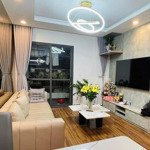 Cho thuê căn hộ 2pn, 1wc,62m2, 11tr tại 155 nguyễn chí thanh, q5, nhà đẹp dễ thuê,lh: 0934 144 525