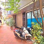 Bán nhà dân xây phố đội cấn, tặng full nội thất, sân chơi trước nhà, 2 thoáng trước sau