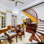 đẹp đỉnh nhà khâm thiên,gần phố ngõ 3 gác ,tặng full nội thất, ngõ thông,trung phụng,đê la thành.4