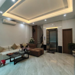 Khuôn tiền hơn 11 tỷ hàng hiếm bồ đề - gara - thang máy - nhà mới - phòng thoáng sáng