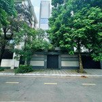 Chính chủ cần bán căn biệt thự vườn đào 252m2 mặt tiền 15m. lh: 0916850055