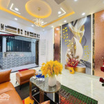 Cô hai bán gấp nhà định cư! đường cư xá đồng tiến phường 14 quận 10,dt:36m2/ 3.050 tỷ,hẽm xe hơi
