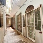 Bán 2 căn nhà 2 tầng hẻm hoàng văn thụ nha trang giá chỉ 1tỷ2/ căn