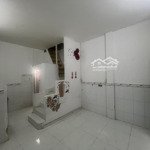 Chính chủ cần bán căn nhà góc hẻm 6m xe hơi đổ cửa nguyễn văn luông q6 4x8m giá chỉ 4.8tỷ