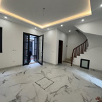Bán Nhà Đường Láng Đống Đa 62M 5T Ngõ Oto Qua Nhà Full Nội Thật Vị Trí Siêu Đẹp Các Phố Vai Bước