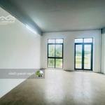 Cho thuê shophouse lakeview city giá 22 triệu, hoàn thiện cơ bản 1 trệt 1 lửng 3 lầu thật 100%