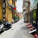 A nam bán nhà quan nhân , thanh xuân - sát mặt phố- ngõ vào thẳng tắp- ở kết hợp tiện kinh doanh-