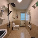 Nhà 2 Tầng Gần Đại Học Ngoại Ngữ - Đẹp Kiên Cố Ngay Trung Tâm