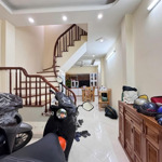 Lô góc - sát phố - ô tô đỗ cổng - 10m ra phố - 5 tầng 6 ngủ - full nội thất