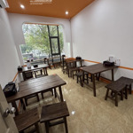 Nhà sát mặt phố duy tân - vị trí kim cương - kinh doanh sầm uất - vỉa hè rộng - 43m - giá 23.9 tỷ