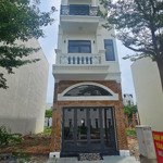 Nhà gần sài gòn: 4tỷ500_nhà 1 trệt 2 lầu kdc gần visp 1 p.tân đông hiệp, tp.dĩ an