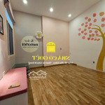 Cho Thuê Nhà Nguyên Căn - Thảo Điền -Q2 5,5 X 16 (Trệt, 2Lầu) 3 Phòng Ngủ- 4 Vệ Sinhđầy Đủ Nội Thất