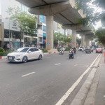 Bán nhà riêng 14,1 tỷ, 51m2 tại cầu giấy, view đẹp, giá siêu hời
