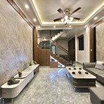 Chính chủ gửi bán nhà 3,5 tầng căn góc - thiên lôi - gần chợ đôn - lê chân . 41m2 giá 3150tr