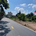 Bán miếng đất đối diện trường học ở phú giáo- bình dương -chốt đúng giá bán 400 triệu - shr