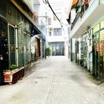 Nhà đẹp 3 tầng-hẻm 5m-ngang 4.5 x 15.5- cạnh aeon-tân phú-70m2-nhỉnh 6 tỷ