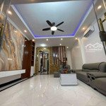 Bán Nhà Phạm Văn Đồng 6 Tầng 38M2 Thang Máy Nhập, Hai Thoáng, Ngõ Rộng, Kinh Doanh, Giá Bán 8.9 Tỷ