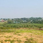Cần bán đất tại nhuận trạch lương sơn dt 1482m có 600m đất ở