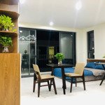 Cho thuê studio ban công, đầy đủ nội thất mới tinh nằm ngay trần thái tông, xuân thuỷ, cầu giấy