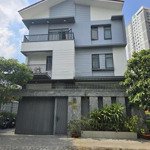 Bán gấp thanh lý biệt thự góc 2 mt có hồ bơi khu dân cư vip quận 2 (10mx20m) giá 30 tỷ