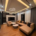 Bán Tòa Apartment Mới Xây Tại Tây Hồ View Hồ Tây, Sông Hồng Dòng Tiền 130 Triệu/Tháng Giá Bán 35 Tỷ