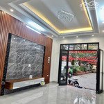 Nhà đẹp hồng hà phân lô ô tô tránh, nhà xây 5 tầng mới tinh thang máy nhập khẩu xịn xò.