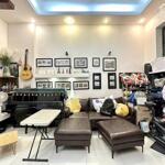định cư nước ngoài, bán gấp nhà 1t2l hoàng hoa thám, p5, phú nhuận. giá cắt lỗ 5tỷ2/căn 42m2. shr.