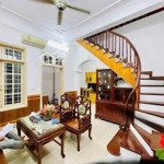 Cần bán gấp mặt ngõ trương định oto đỗ cửa , ngõ thông thoáng gần trường chạm tiện ích bạt ngàn, mặ