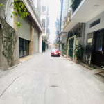 Kinh Doanh - 7 Tầng Thang Máy Kính Koong Chạy- Hiếm - Ô Tô Vào Nhà - Vị Trí Đắc Địa - Cho Thuê