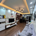 Em gái mình cần chuyển lên phố ở,gửi mình bán lại căn hộ cc full nội thất,dt 68,5m2 2ngủ,2 vệ sinh