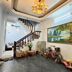 Bán nhà đường láng ngõ to như phố kinh doanh dân xây 2 thoáng ,sổ nở hậu 40m giá 10.8 tỷ .