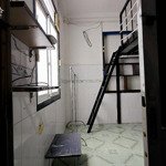 Cho Thuê Phòng Ở Lầu 3 Ở Khu Trung Tâm Có An Ninh Cao, Lối Đi Riêng, Nội Thất Cơ Bản, Wc Riêng